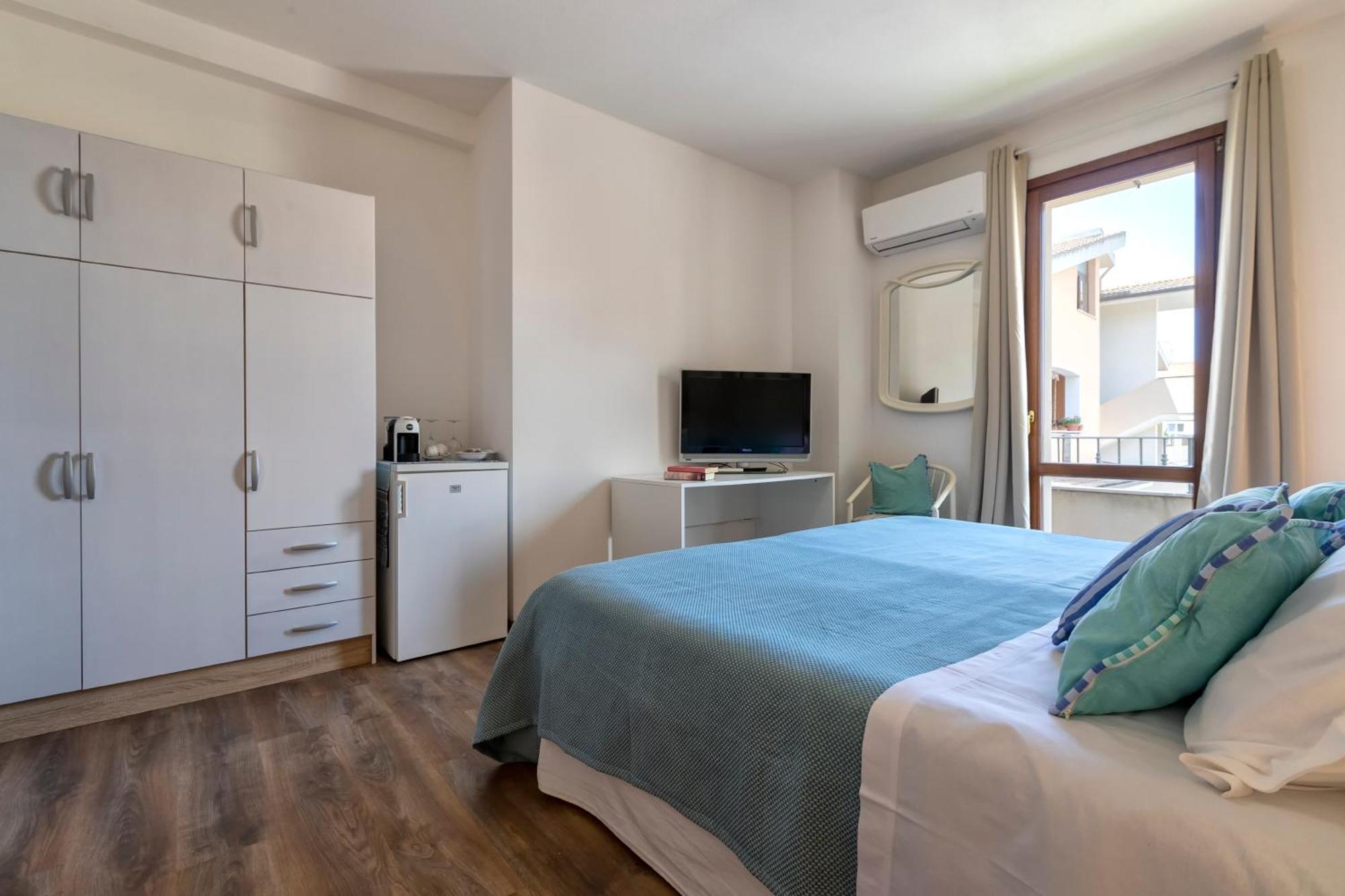 Sardinia Guest House Olmedo Extérieur photo